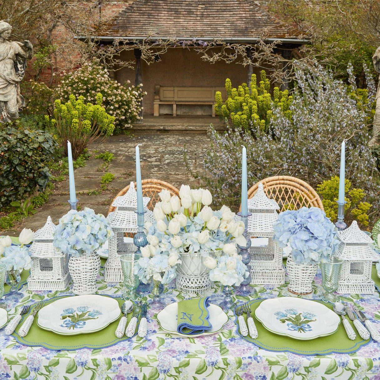 Blue Tulip Dinner Plates (Set of 4)