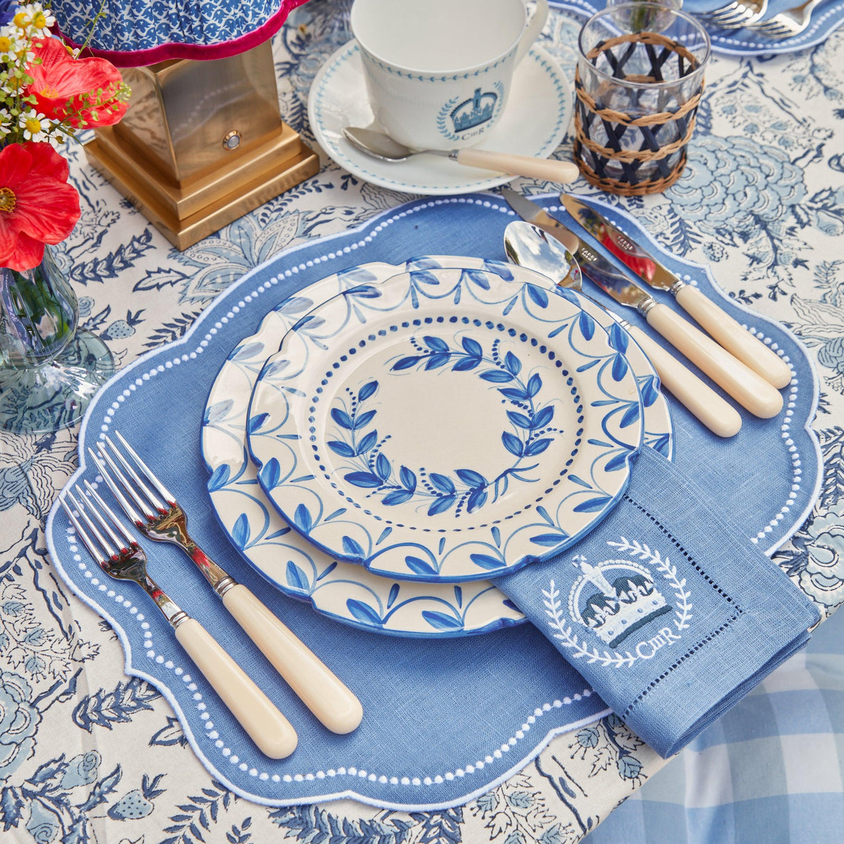 Elizabeth Blue Garland Dinner & Starter Plates (Set of 8)