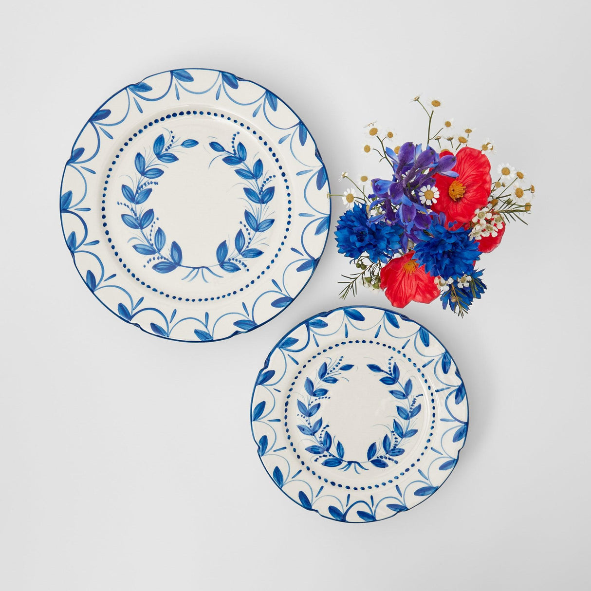 Elizabeth Blue Garland Dinner & Starter Plates (Set of 8)