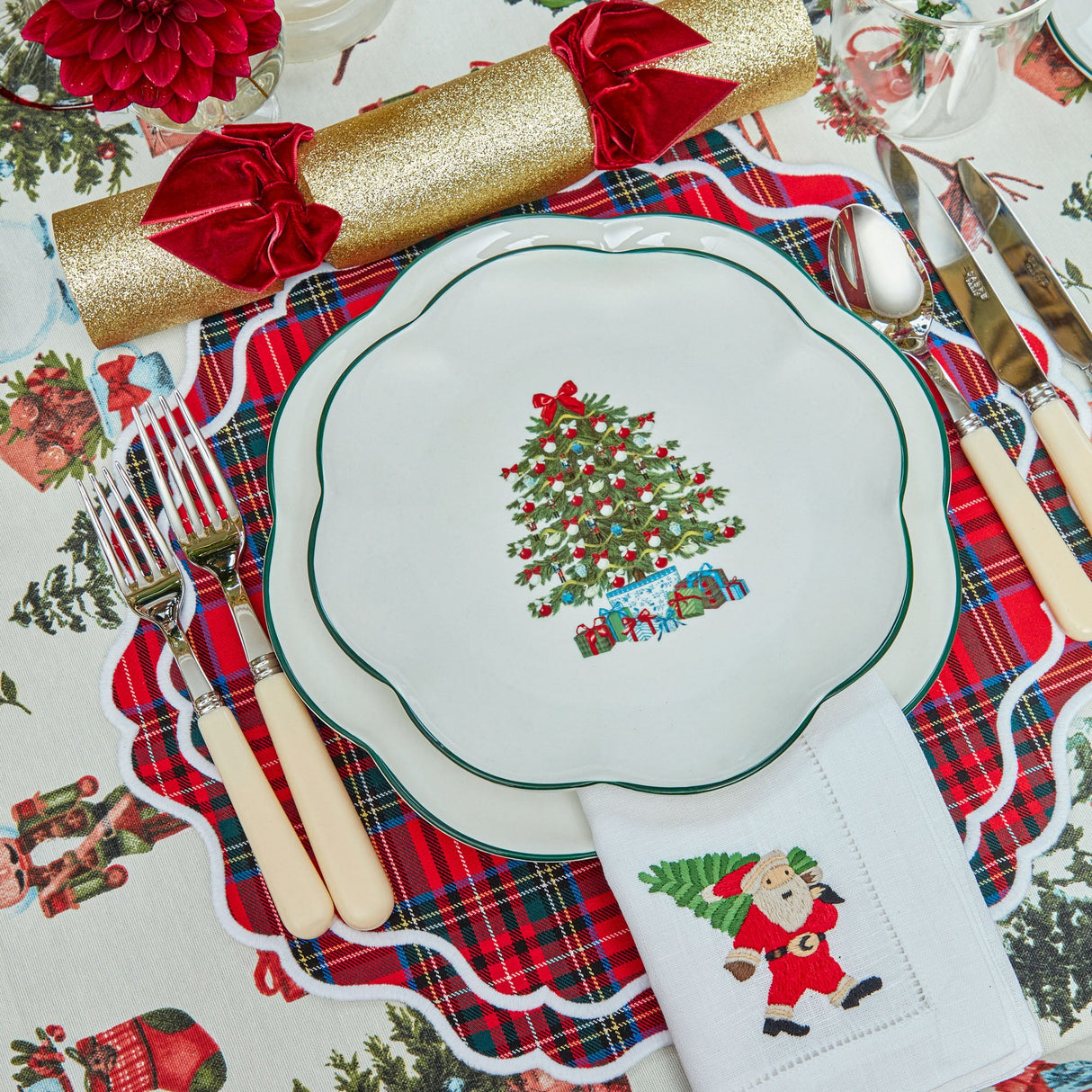 Mrs. Alice Christmas Tree Starter Plate (Set of 4)