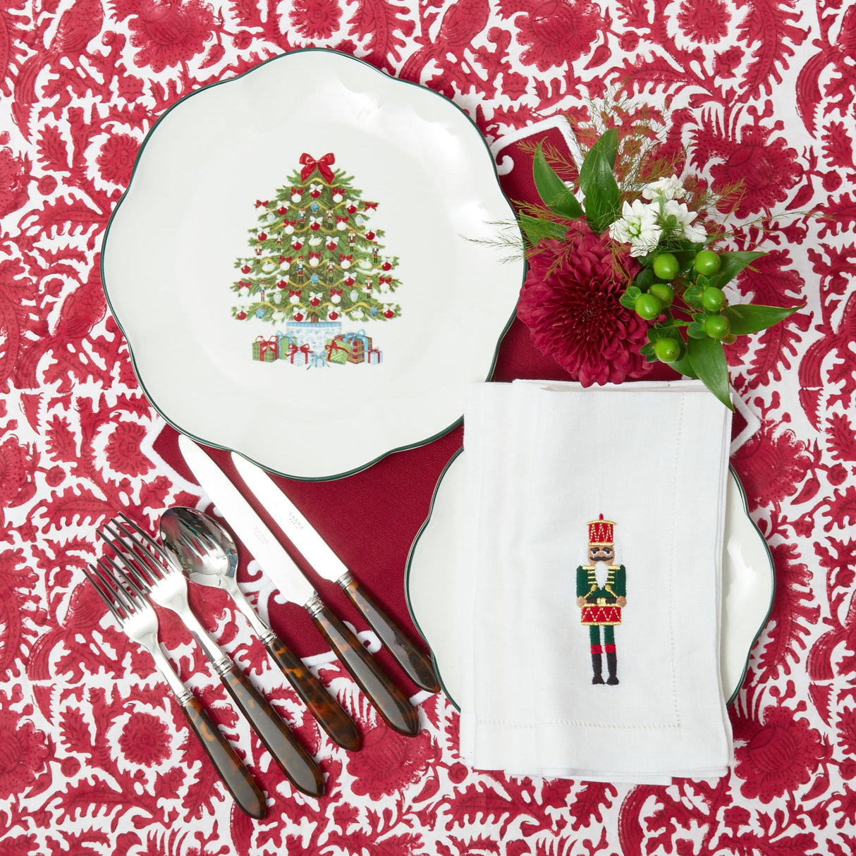 Mrs. Alice Christmas Tree Dinner & Starter Plates (Set of 8)