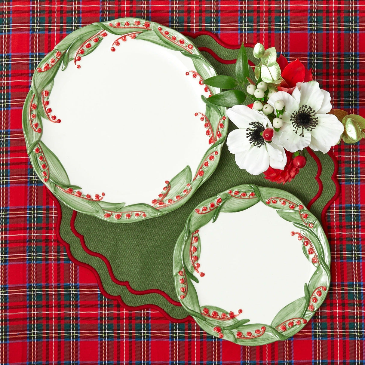 Red Berry Starter Plates (Set of 4)