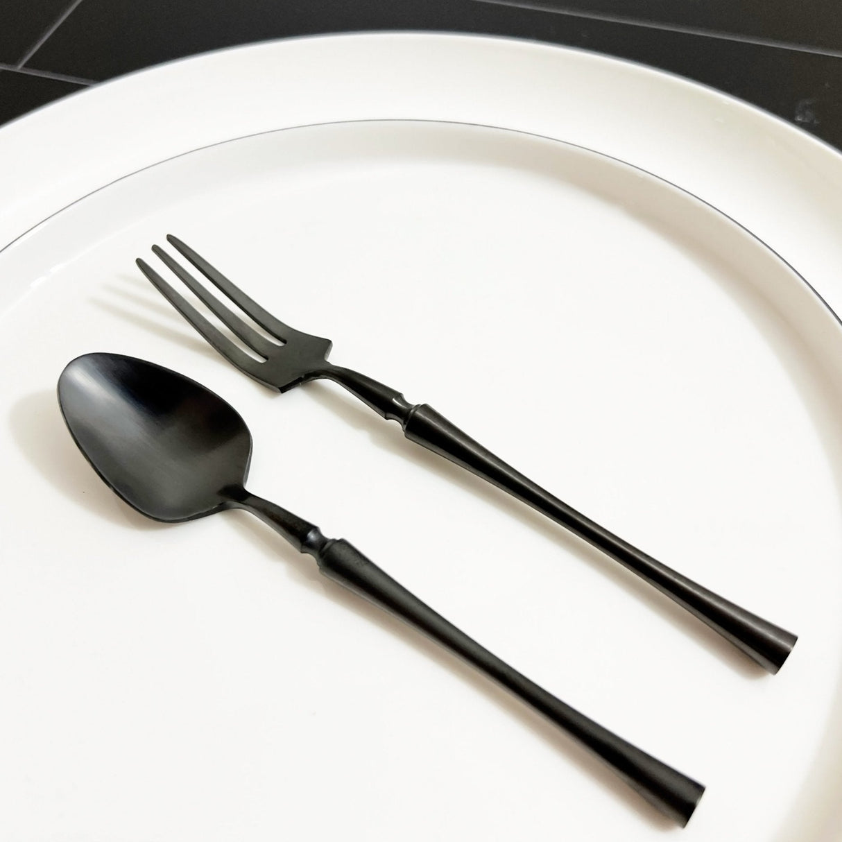 Laurel Dessert Flatware - Matte Black