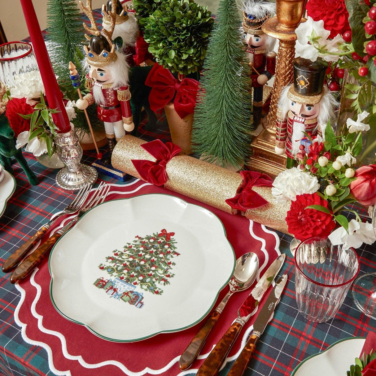 Mrs. Alice Christmas Tree Dinner Plate (Set of 4)