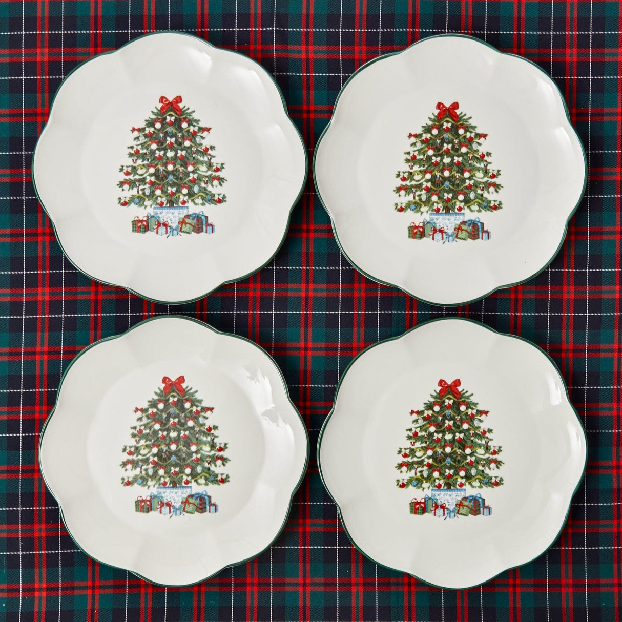 Mrs. Alice Christmas Tree Dinner Plate (Set of 4)